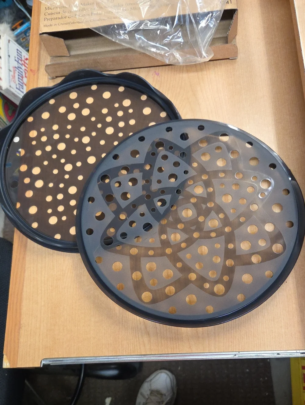 Pampered Chef Cool & Serve‎ Tray, Chip Maker, Steamer, Apron